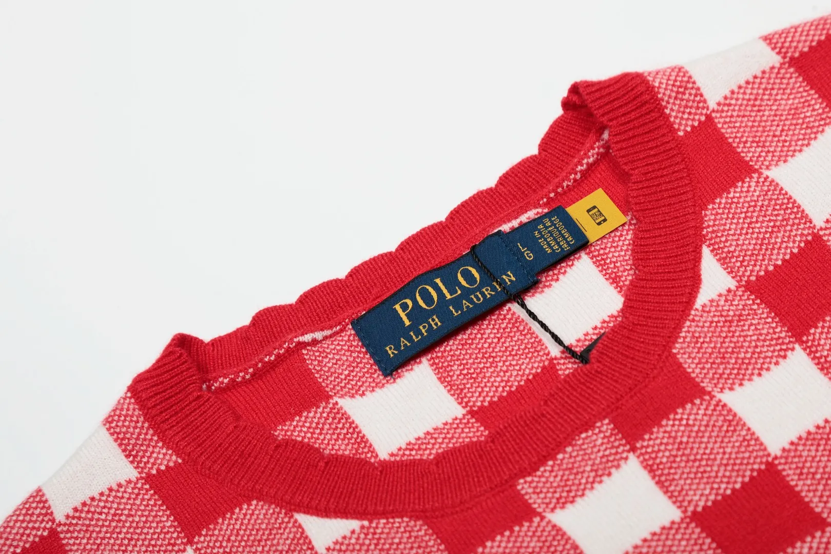 P150 💰 "Top quality" Style number: DS215# (on sale all year round) [Ralph Lauren plaid jacquard basic pony embroidered logo knitted round neck short sleeves] ✅Ralph Lauren Ralph Lauren all-match goddess style plain plaid knitted round neck pullover short sleeves for all seasons ✅Main provider of platform live broadcast Wholesale entities ✅ZP quality 1:1 version Scan the code to enter the GF website Counter quality ✅Detailed quality The only one in Guangzhou Imported quality cotton yarn, focusing on high-end, cost-effective, good quality needless to say ✅The version restores the original version, loose, comfortable and stress-free, simple is high-end, classic is eternal, ✅The upper body is simple and easy to match, a must-have for goddess ootd. Good-looking clothes are never picky. A must-have in the goddess' wardrobe. Size: S-L Color: Navy Gray Yellow Pink Light Blue Red